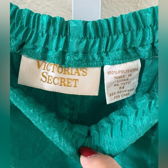 Vintage Victoria's Secret Gold Label Satin Pajama Set in Emerald Green - Size M - Picture 6 of 6